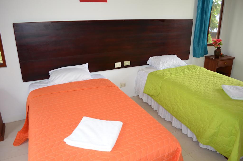 Piedras Blancas Lodge Puerto Ayora  Pokoj fotografie
