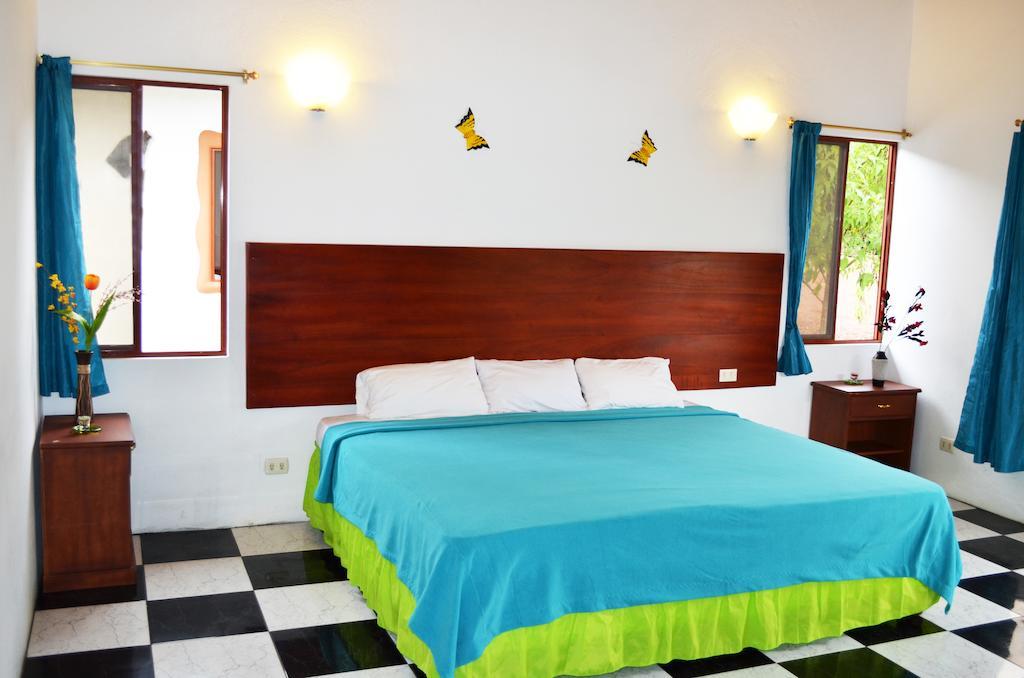 Piedras Blancas Lodge Puerto Ayora  Pokoj fotografie