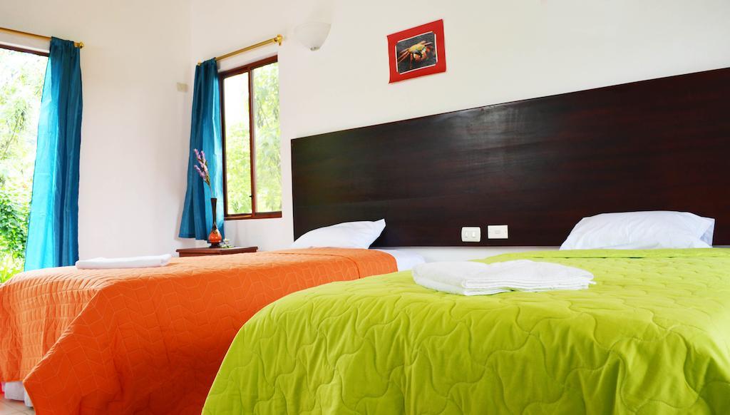Piedras Blancas Lodge Puerto Ayora  Pokoj fotografie